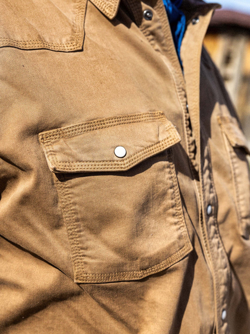 Camisa de ganga estilo western com botões